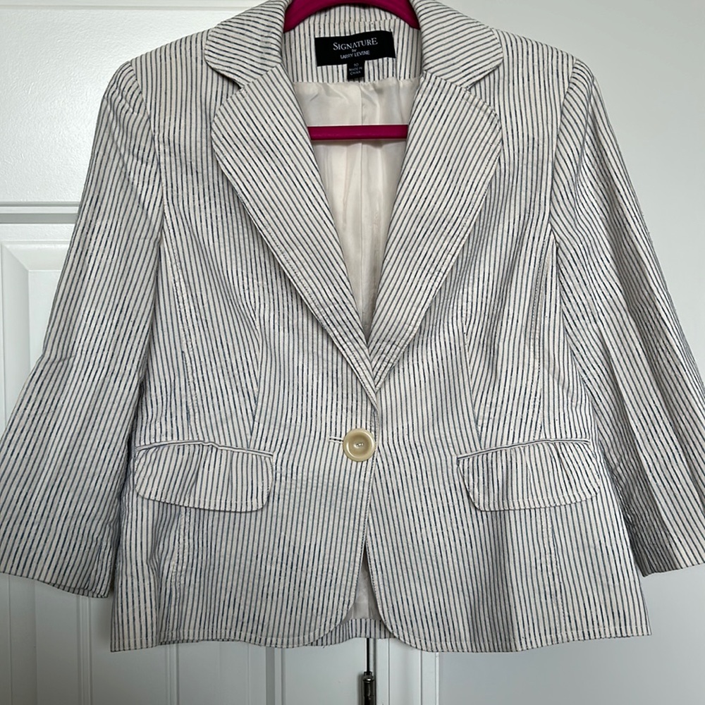 Signature Larry Levine Striped Blazer